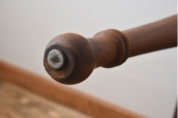 アンティーク家具　フランスアンティーク　オーク材!シンプルなデザインのカフェテーブル