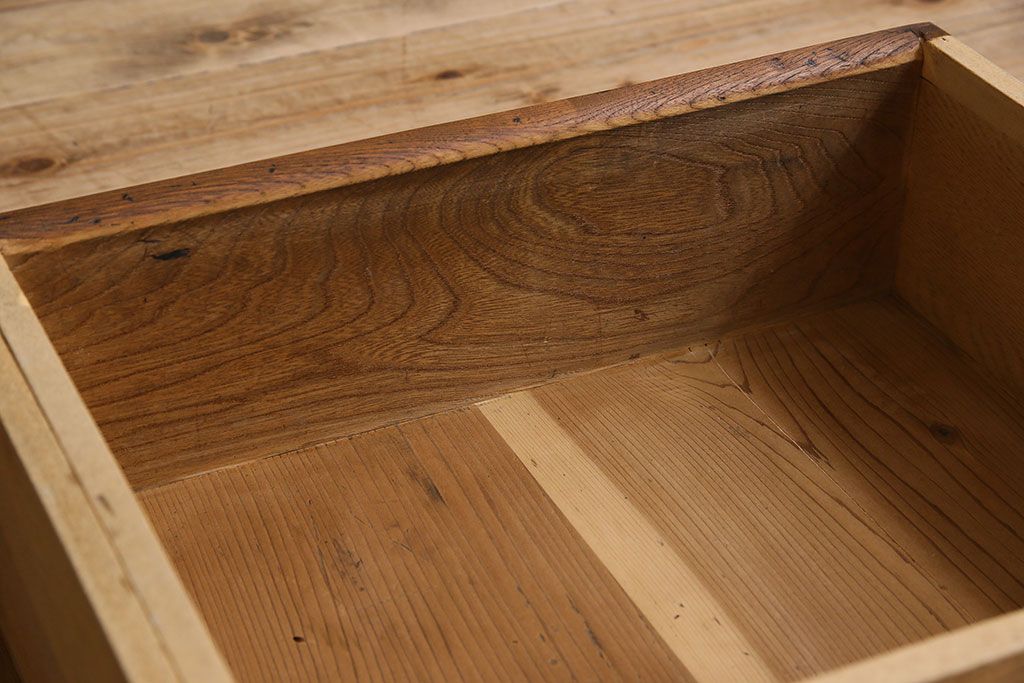 レトロ家具　レトロデザイン　モールガラス!アンティークペイント戸棚(収納棚)