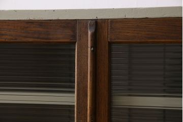 レトロ家具　レトロデザイン　モールガラス!アンティークペイント戸棚(収納棚)