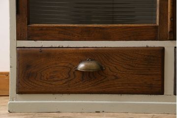 レトロ家具　レトロデザイン　モールガラス!アンティークペイント戸棚(収納棚)