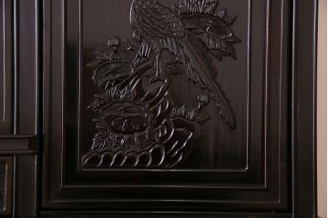 中古　民芸家具　黒檀材(唐木)製　高級品!彫刻が素晴らしいサイドボード(キャビネット、飾り棚)(定価約220万円)