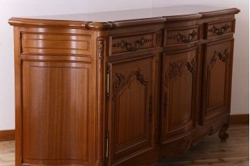 ヴィンテージ家具　フランスビンテージ　パーケット天板　マホガニー材製　彫刻が美しい特大サイドボード