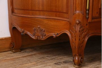 ヴィンテージ家具　フランスビンテージ　パーケット天板　マホガニー材製　彫刻が美しい特大サイドボード