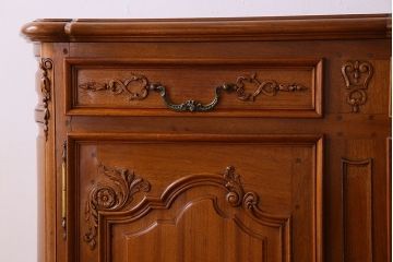 ヴィンテージ家具　フランスビンテージ　パーケット天板　マホガニー材製　彫刻が美しい特大サイドボード