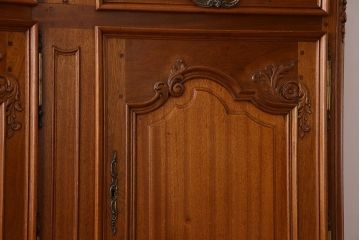 ヴィンテージ家具　フランスビンテージ　パーケット天板　マホガニー材製　彫刻が美しい特大サイドボード