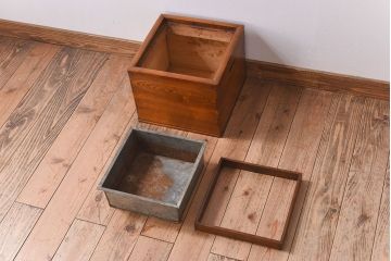 アンティーク雑貨　欅材製　アンティーク　味わい深い木目が美しい角火鉢(2)