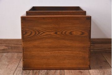 アンティーク雑貨　欅材製　アンティーク　味わい深い木目が美しい角火鉢(2)