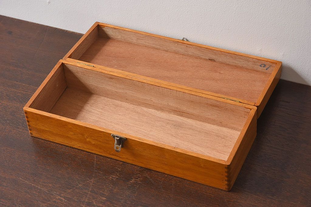 アンティーク雑貨　昭和レトロ　味わいある古い木のアンティーク収納箱(収納ケース・小箱)