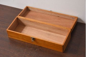 アンティーク雑貨　昭和レトロ　味わいある古い木のアンティーク収納箱(収納ケース・小箱)