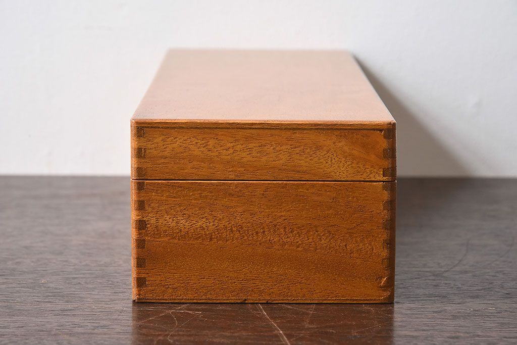 アンティーク雑貨　昭和レトロ　味わいある古い木のアンティーク収納箱(収納ケース・小箱)