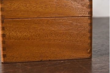 アンティーク雑貨　昭和レトロ　味わいある古い木のアンティーク収納箱(収納ケース・小箱)