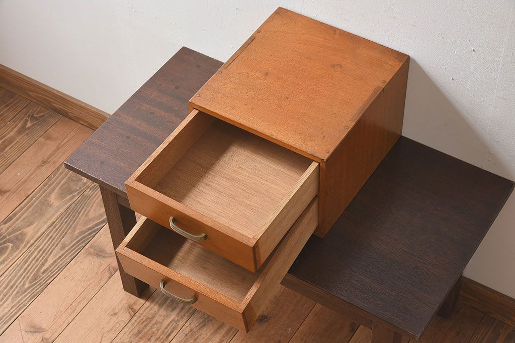 レトロ家具　和製アンティーク　古い木のレトロな小引き出し