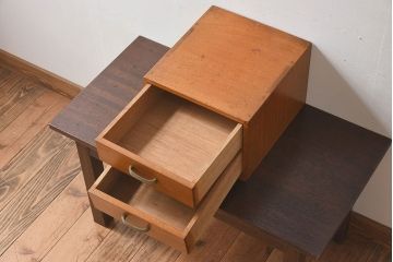 レトロ家具　和製アンティーク　古い木のレトロな小引き出し