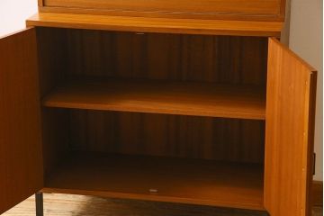 北欧家具　機能性に優れたライティングビューロー(キャビネット、収納棚)