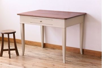 アンティーク家具　フランスアンティーク　引き出し付き!小ぶりなペイントダイニングテーブル(デスク)