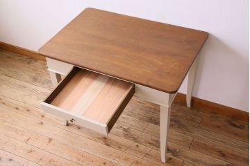 アンティーク家具　フランスアンティーク　引き出し付き!小ぶりなペイントダイニングテーブル(デスク)