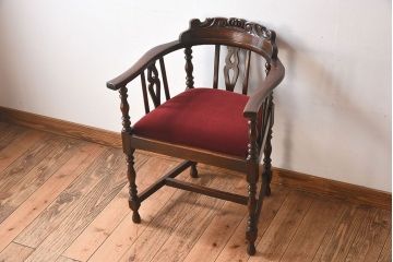 アンティーク家具　イギリスアンティーク　高級品　上質なアームチェア