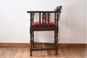 アンティーク家具　イギリスアンティーク　高級品　上質なアームチェア