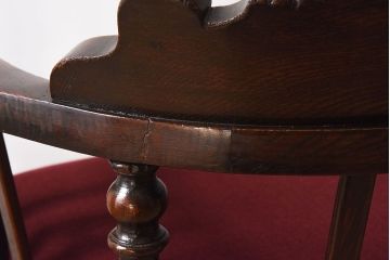 アンティーク家具　イギリスアンティーク　高級品　上質なアームチェア