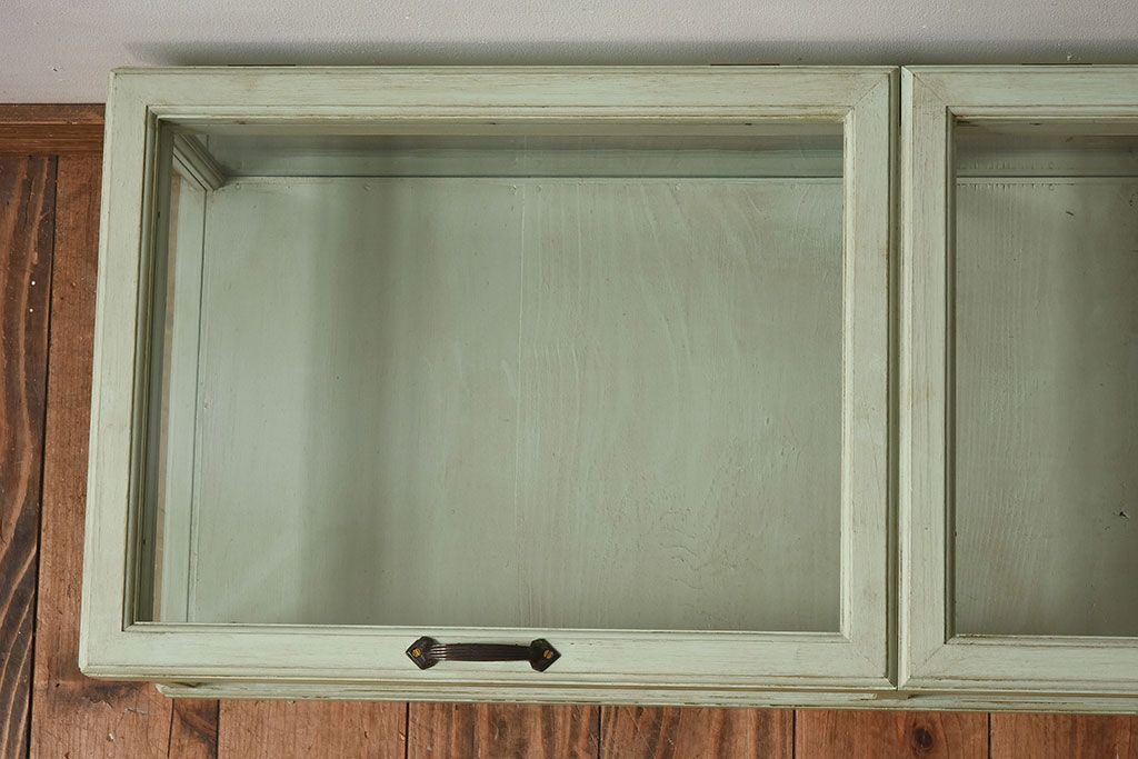 アンティーク家具　アンティークペイント　小さな卓上ガラスケース(コレクションケース)(2)