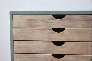 ヴィンテージ家具　ネームプレート付き!　イギリスビンテージ　古い木製の脚付きドロワー(引き出し)