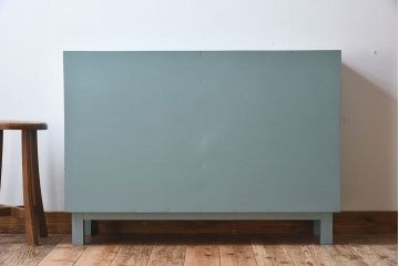 ヴィンテージ家具　ネームプレート付き!　イギリスビンテージ　古い木製の脚付きドロワー(引き出し)