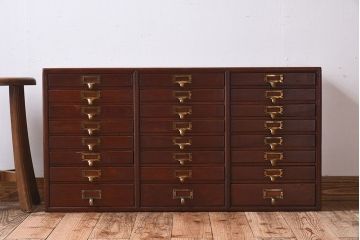 アンティーク家具　ネームプレート付き!イギリスアンティーク　レトロなドロワー(引き出し、チェスト)