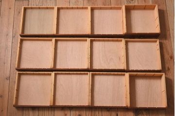 アンティーク家具　ネームプレート付き!イギリスアンティーク　レトロなドロワー(引き出し、チェスト)