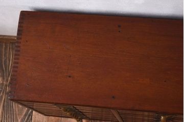 アンティーク家具　ネームプレート付き!イギリスアンティーク　レトロなドロワー(引き出し、チェスト)