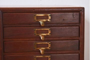 アンティーク家具　ネームプレート付き!イギリスアンティーク　レトロなドロワー(引き出し、チェスト)