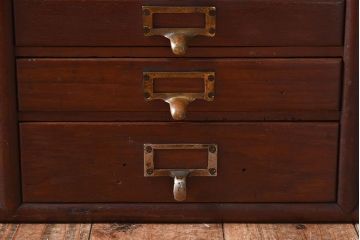 アンティーク家具　ネームプレート付き!イギリスアンティーク　レトロなドロワー(引き出し、チェスト)