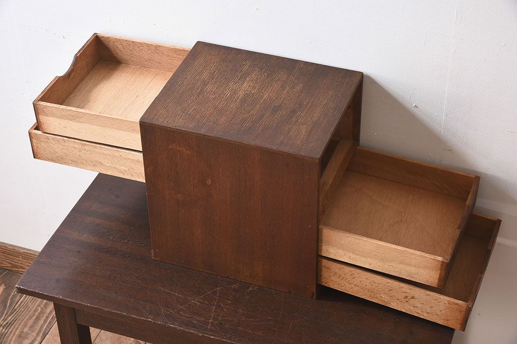 アンティーク家具　ナラ材　アンティーク　小ぶりでかわいい古い両面小引き出し