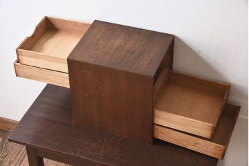 アンティーク家具　ナラ材　アンティーク　小ぶりでかわいい古い両面小引き出し