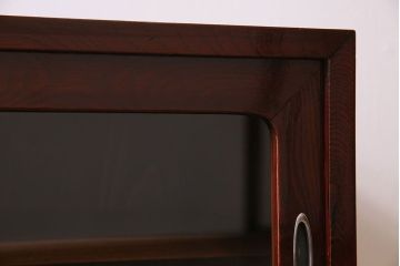 アンティーク家具　和モダン　鉄脚付き!クリアガラス引き戸の漆がきれいな箪笥ローボード