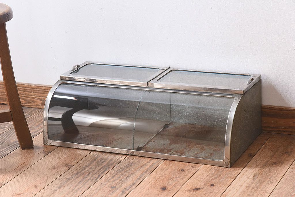 レトロ家具　和製アンティーク　レトロな味わい　シャビーな魅力の駄菓子屋さんブリキガラスケース