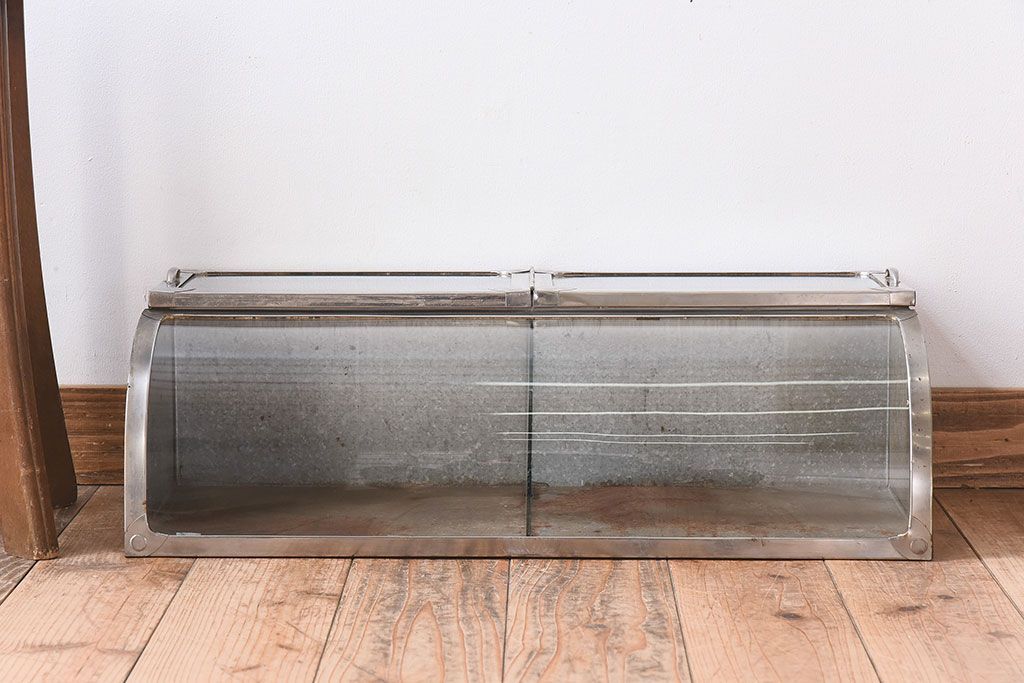 レトロ家具　和製アンティーク　レトロな味わい　シャビーな魅力の駄菓子屋さんブリキガラスケース