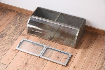 レトロ家具　和製アンティーク　レトロな味わい　シャビーな魅力の駄菓子屋さんブリキガラスケース