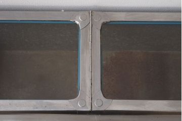 レトロ家具　和製アンティーク　レトロな味わい　シャビーな魅力の駄菓子屋さんブリキガラスケース