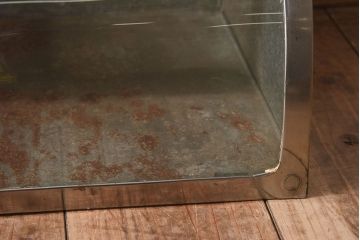 レトロ家具　和製アンティーク　レトロな味わい　シャビーな魅力の駄菓子屋さんブリキガラスケース