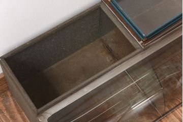 レトロ家具　和製アンティーク　レトロな味わい　シャビーな魅力の駄菓子屋さんブリキガラスケース