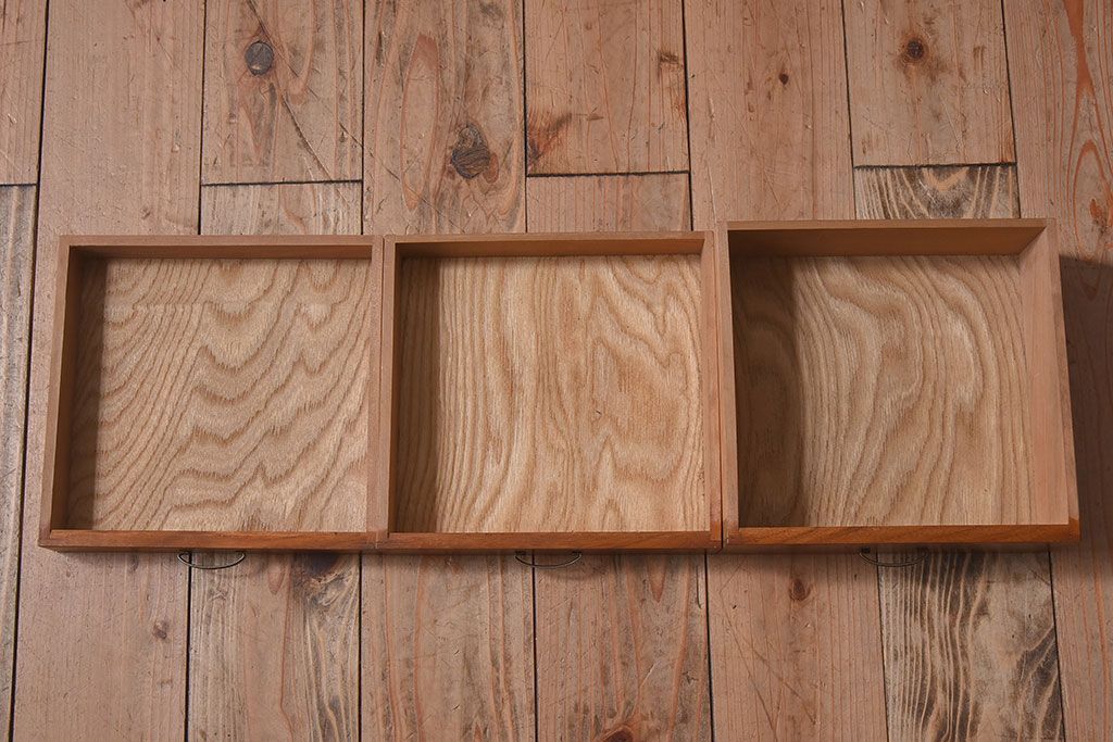 レトロ家具　昭和レトロ　観音扉付き!小さなアンティーク小引き出し