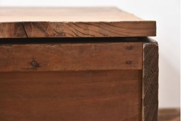 アンティーク雑貨　昭和レトロ　古い味わいのあるアンティーク木箱(収納箱・道具箱)