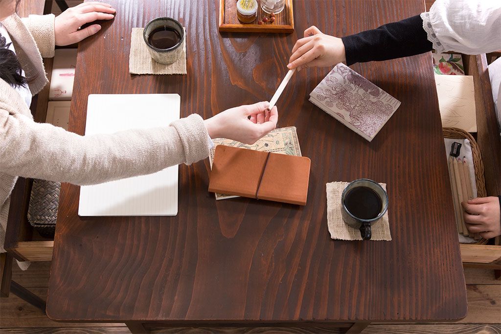 アンティーク家具　両面引き出し付き　アンティーク　古い木製のシンプルな作業台(平机・テーブル)