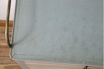 レトロ家具　アンティークペイント　デザインガラスが美しいレトロなデンタルキャビネット