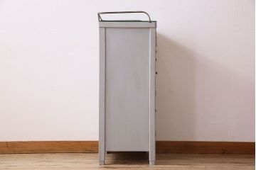 レトロ家具　アンティークペイント　デザインガラスが美しいレトロなデンタルキャビネット