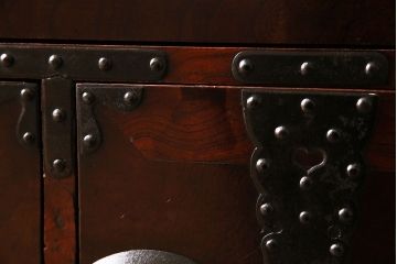 アンティーク家具　明治大正期　古民具・骨董　玉杢!前面欅材の上品な重ね箪笥