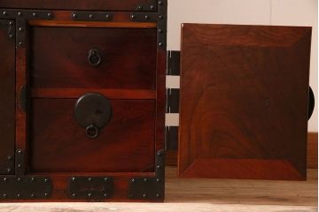 アンティーク家具　明治大正期　古民具・骨董　玉杢!前面欅材の上品な重ね箪笥