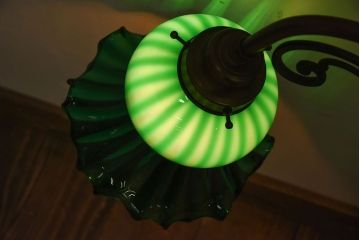 中古　色ガラスが美しいエレガントなスタンドライト