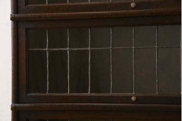 アンティーク家具　イギリスアンティーク　グローブヴェルニッケ社製　ステンドグラス扉の上品なスタッキングブックケース