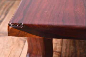 アンティーク雑貨　民芸家具　一枚板!木味のぬくもりがある花梨材の小さな花台(カリン材)